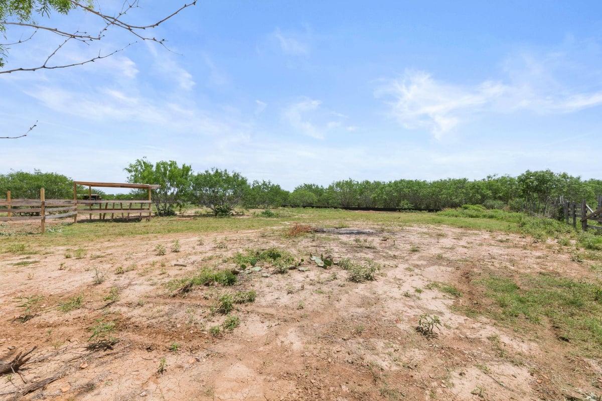 View 305 Blue Quail ST in Lytton Hills Ph 1 305 Blue Quail ST - property photo 1 - Luxury lot in Lytton Hills Ph 1, Dale, TX