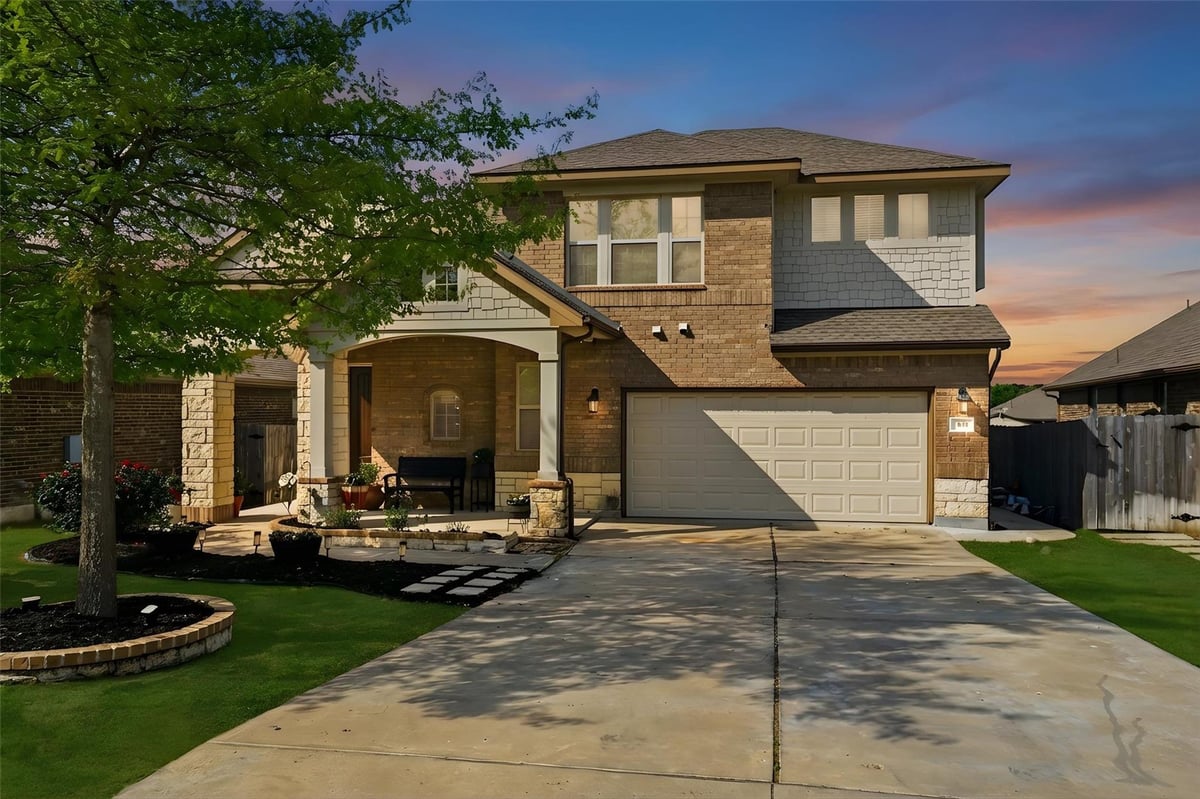 View 305 Lightcliff ST in Star Ranch 305 Lightcliff ST - front exterior - Luxury home in Star Ranch, Hutto, TX
