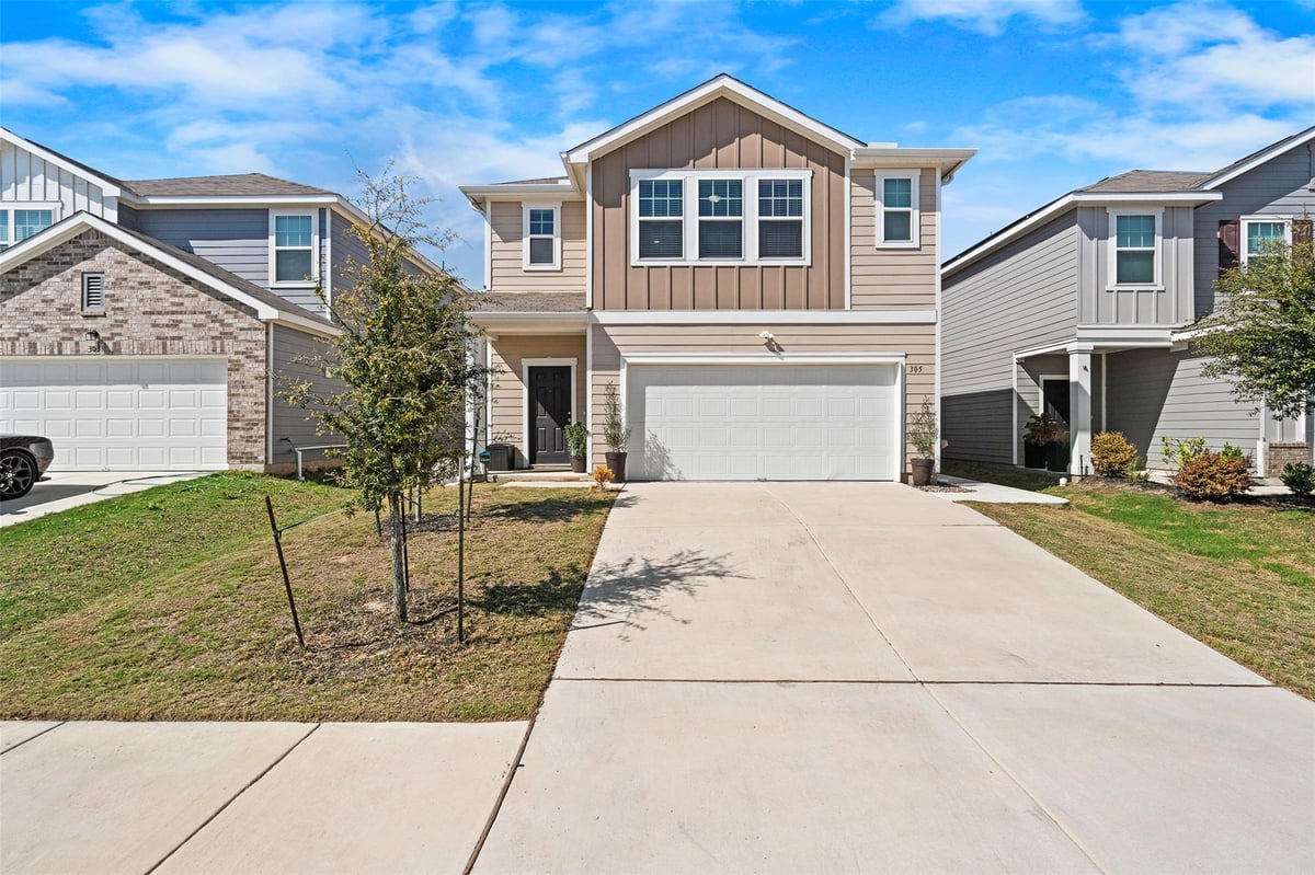 View 305 Redfish Ln in Cottonwood Farms 305 Redfish Ln - front exterior - Luxury home in Cottonwood Farms, Hutto, TX