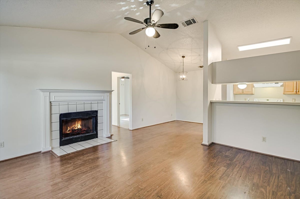 Bathroom at 305 Regatta Ct - Lohmans Crossing Estates Sec 1, Lakeway, TX