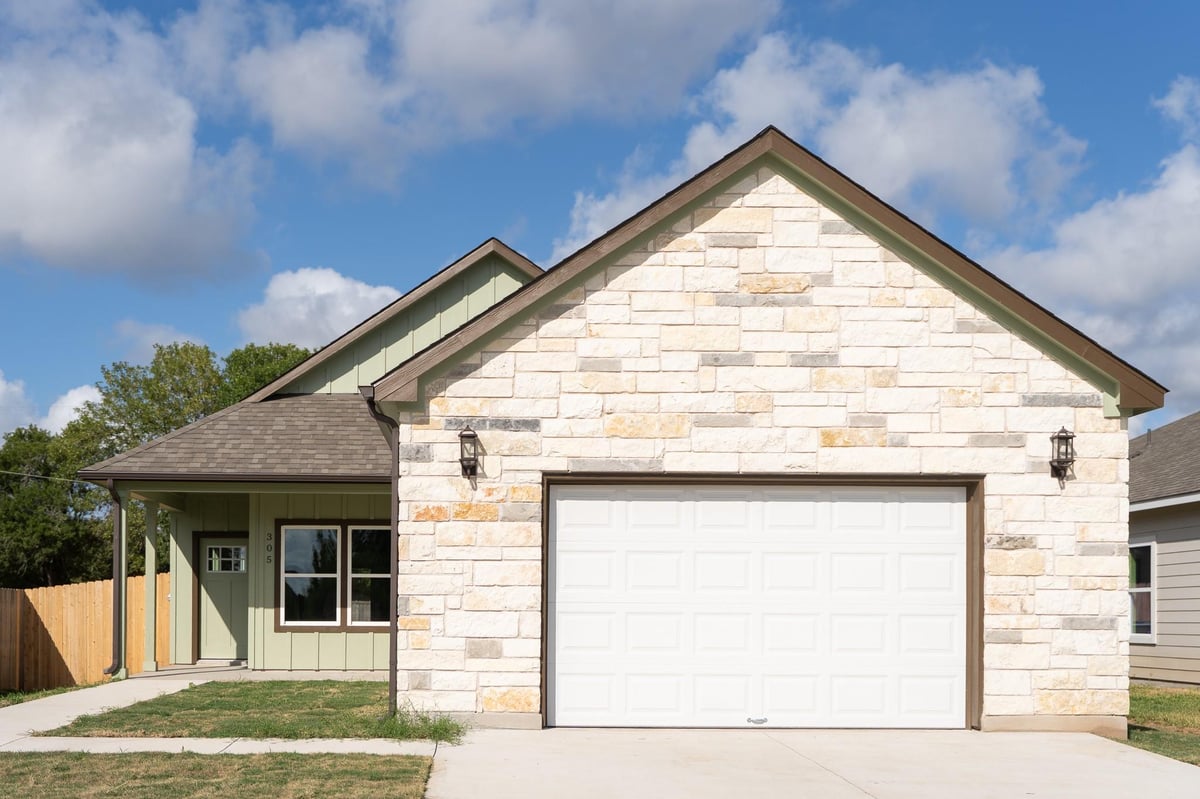 View 305 String Prairie Way in The Prairie 305 String Prairie Way - front exterior - Luxury home in The Prairie, Smithville, TX
