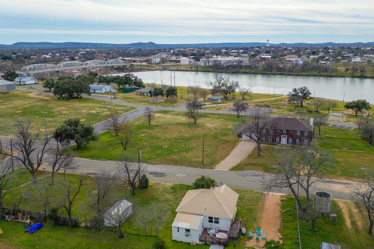 View 305 W Tarrant ST in North 305 W Tarrant ST - front exterior - Luxury home in North, Llano, TX