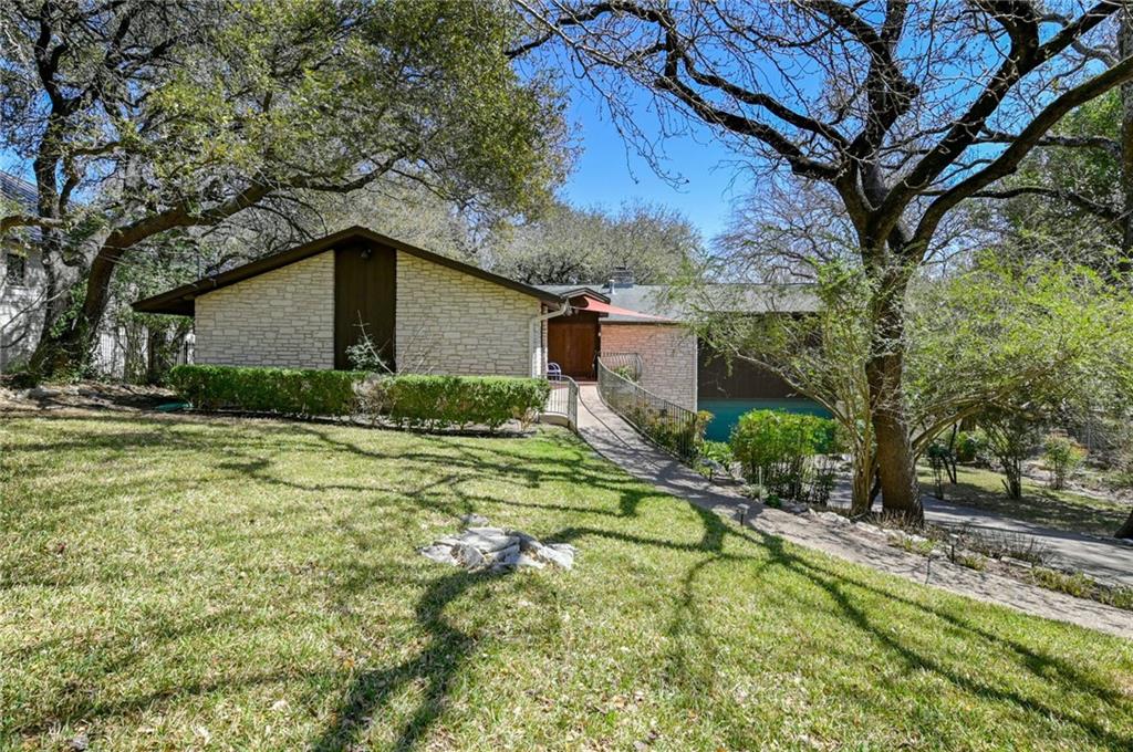 View 305 Westhaven DR in Westlake Park 305 Westhaven DR - front exterior - Luxury home in Westlake Park, West Lake Hills, TX