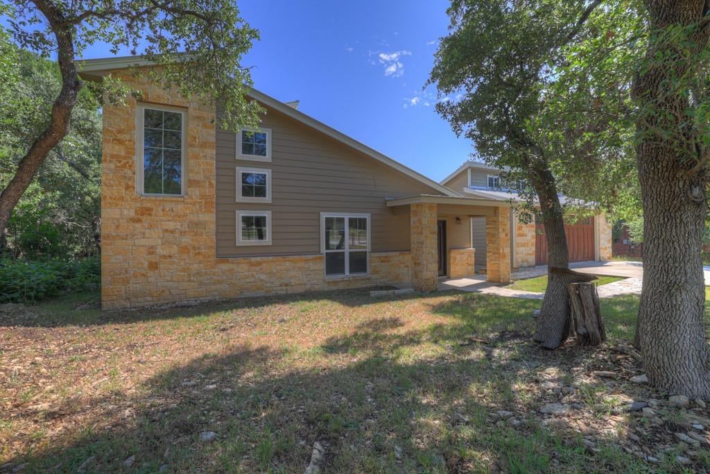 View 3055 Lakeview DR in CANYON LAKE HILLS 3055 Lakeview DR - front exterior - Luxury home in CANYON LAKE HILLS, Canyon Lake, TX