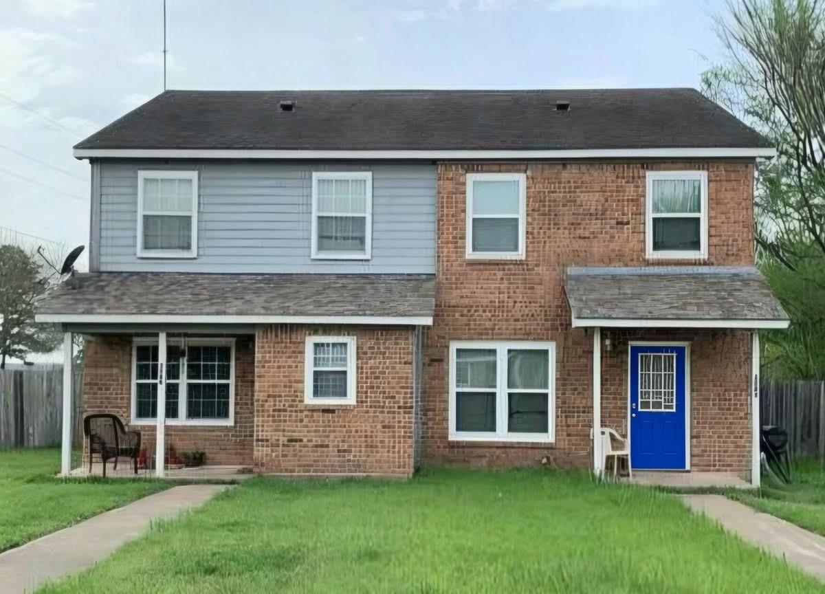 View 306 Anderson ST Unit #A & B in Bunte 306 Anderson ST Unit #A & B - property photo 1 - Luxury home in Bunte, Smithville, TX