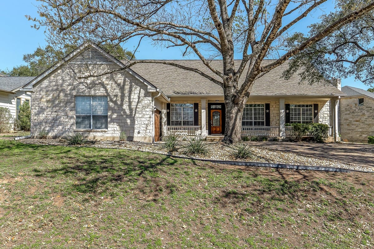 View 306 Copperleaf Rd in Lakeway Sec 24 306 Copperleaf Rd - property photo 1 - Luxury home in Lakeway Sec 24, Lakeway, TX