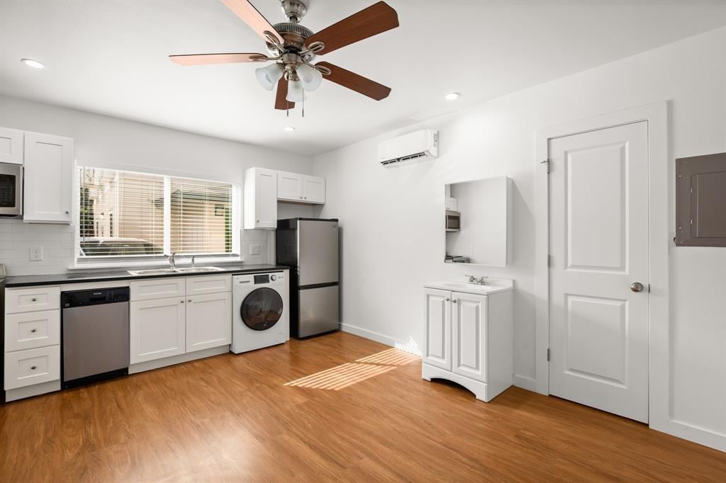 Primary bedroom at 306 E 30th St  #105 - Park Avenue Condominiums, Austin, TX