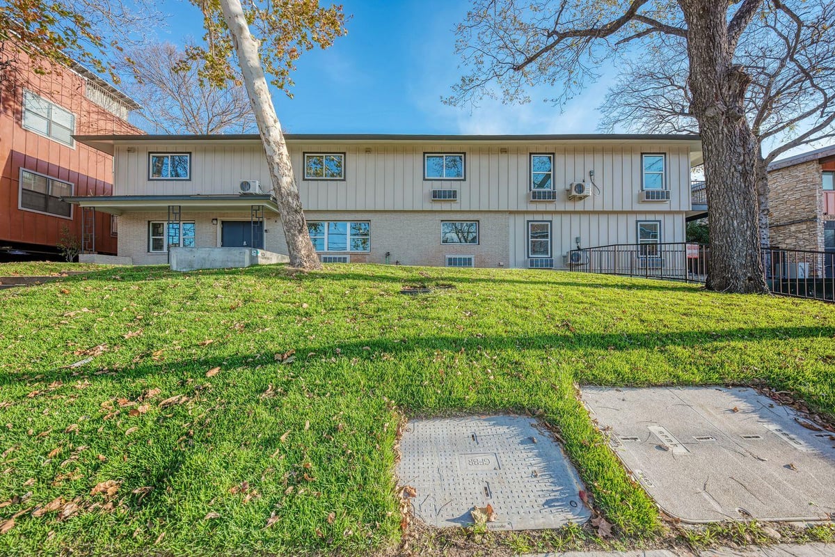 View 306 E 30th ST Unit #210 in Grooms Add 306 E 30th ST Unit #210 - property photo 1 - Luxury home in Grooms Add, Austin, TX