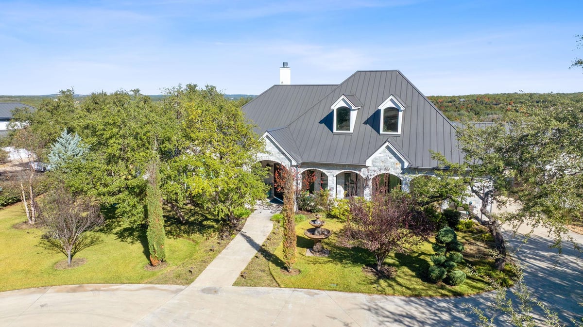 306 Napa Ct - front exterior - Luxury home in The Vineyard Ph 1, Driftwood, TX