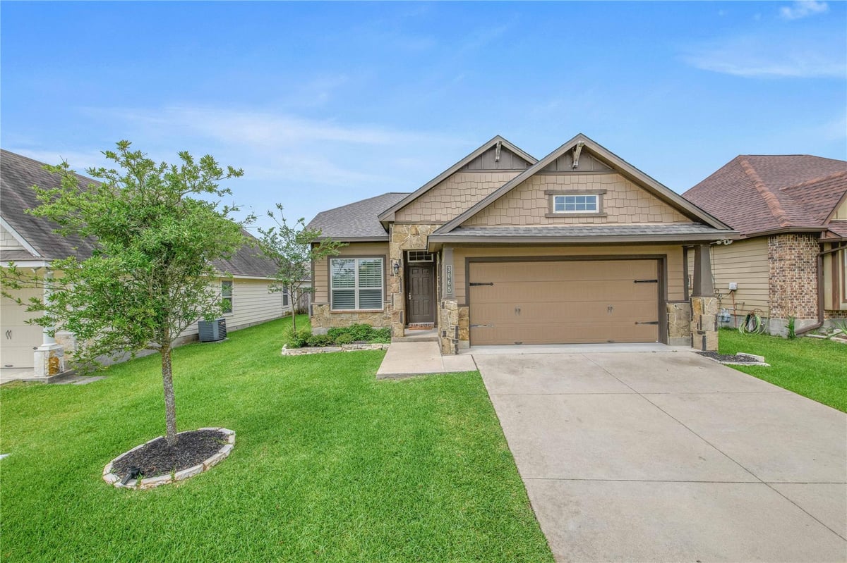 View 3065 Positano LOOP in Siena Ph 3 3065 Positano LOOP - front exterior - Luxury home in Siena Ph 3, Bryan, TX