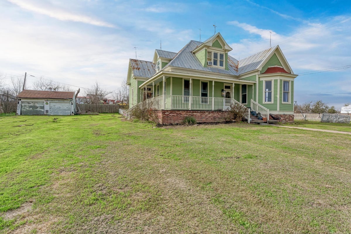 Primary bedroom at 308 N Broad St - 3 bed 1 bath home