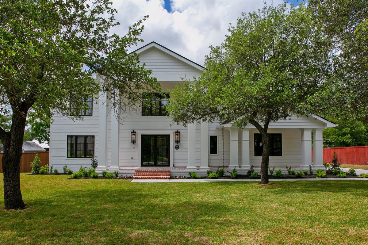 View 308 Pershing Ave in Oakwood 308 Pershing Ave - front exterior - Luxury home in Oakwood, College Station, TX
