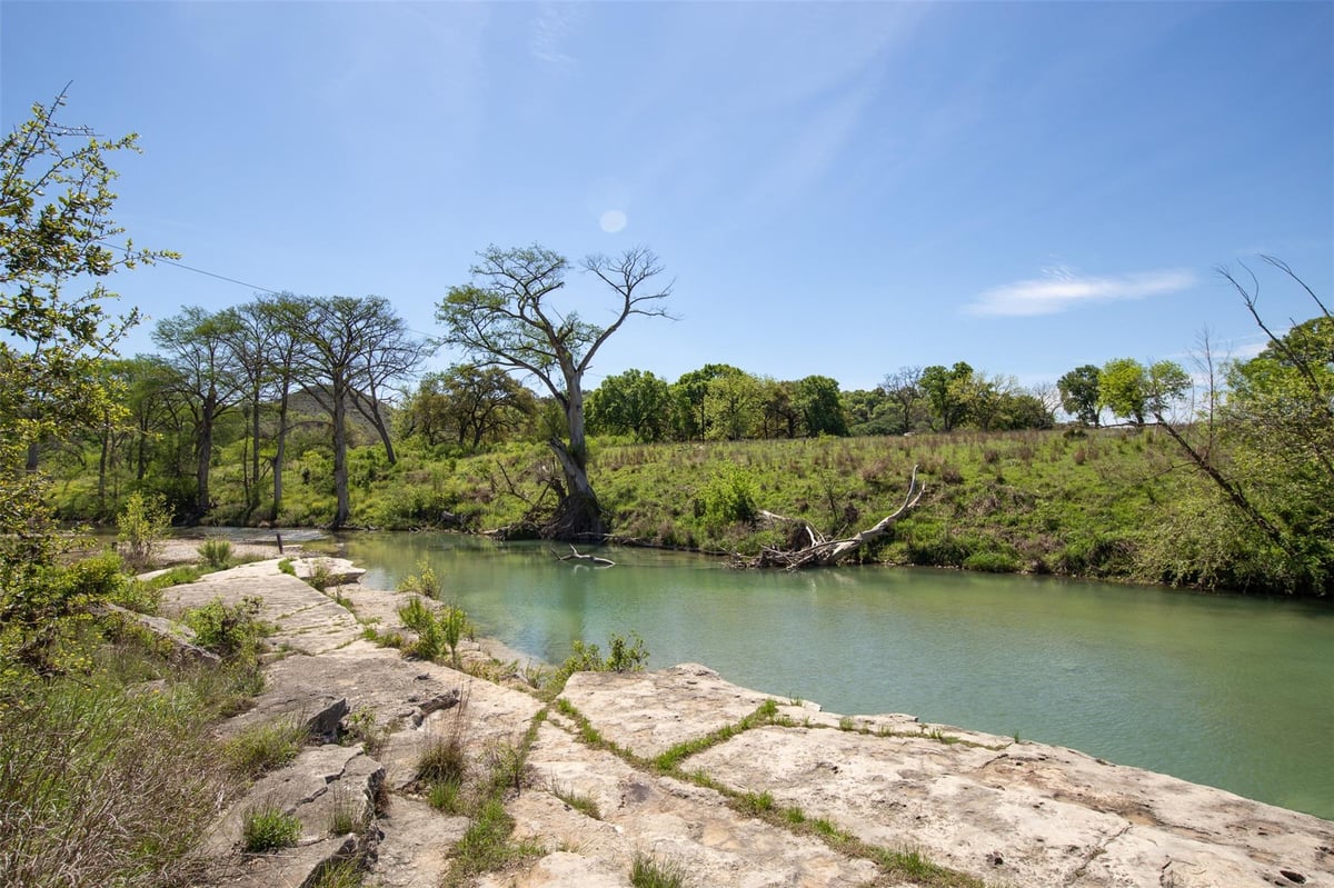 Bathroom at 308 Ridge Oak Dr - River Oaks Of Wimberley Unit 1, Wimberley, TX