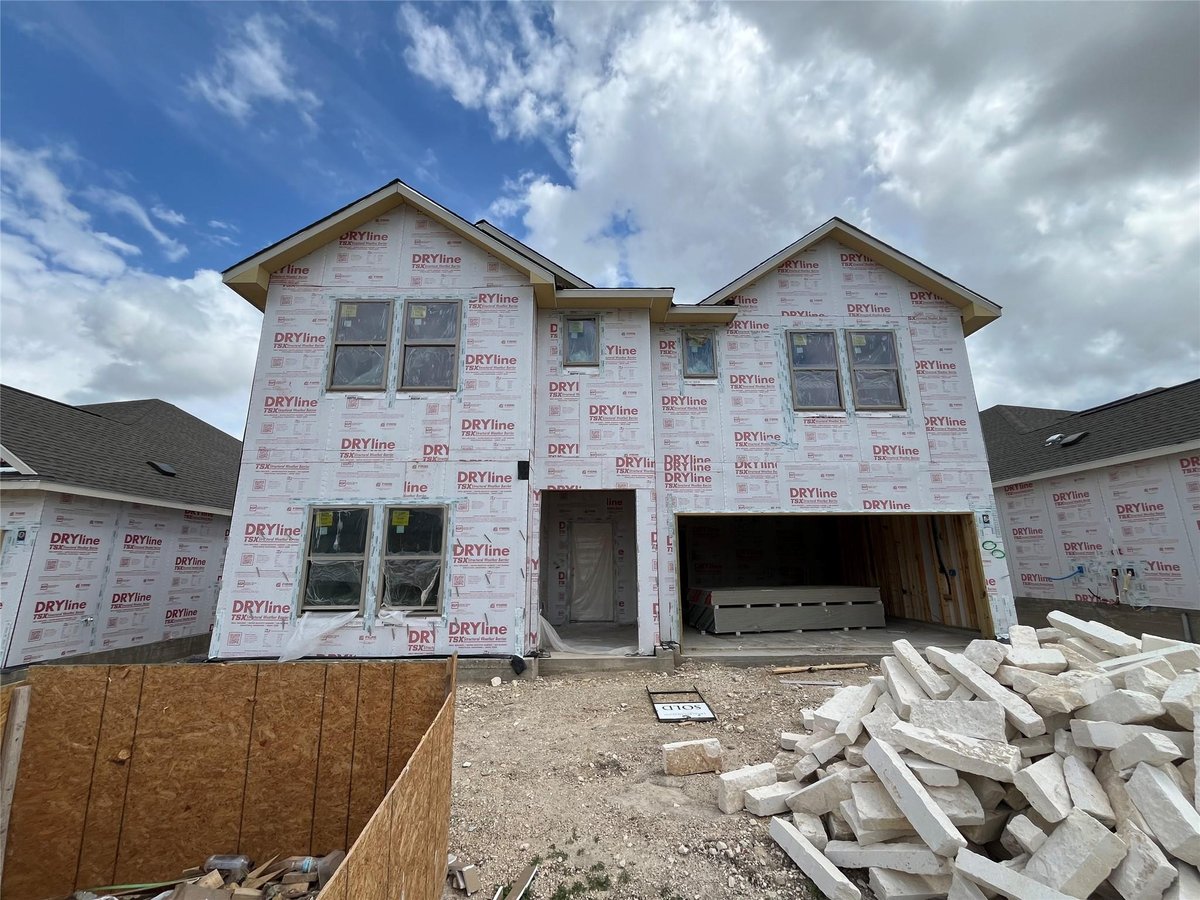 View 308 Sleep Hollow in Eastern Wells 308 Sleep Hollow - front exterior - Luxury home in Eastern Wells, Jarrell, TX