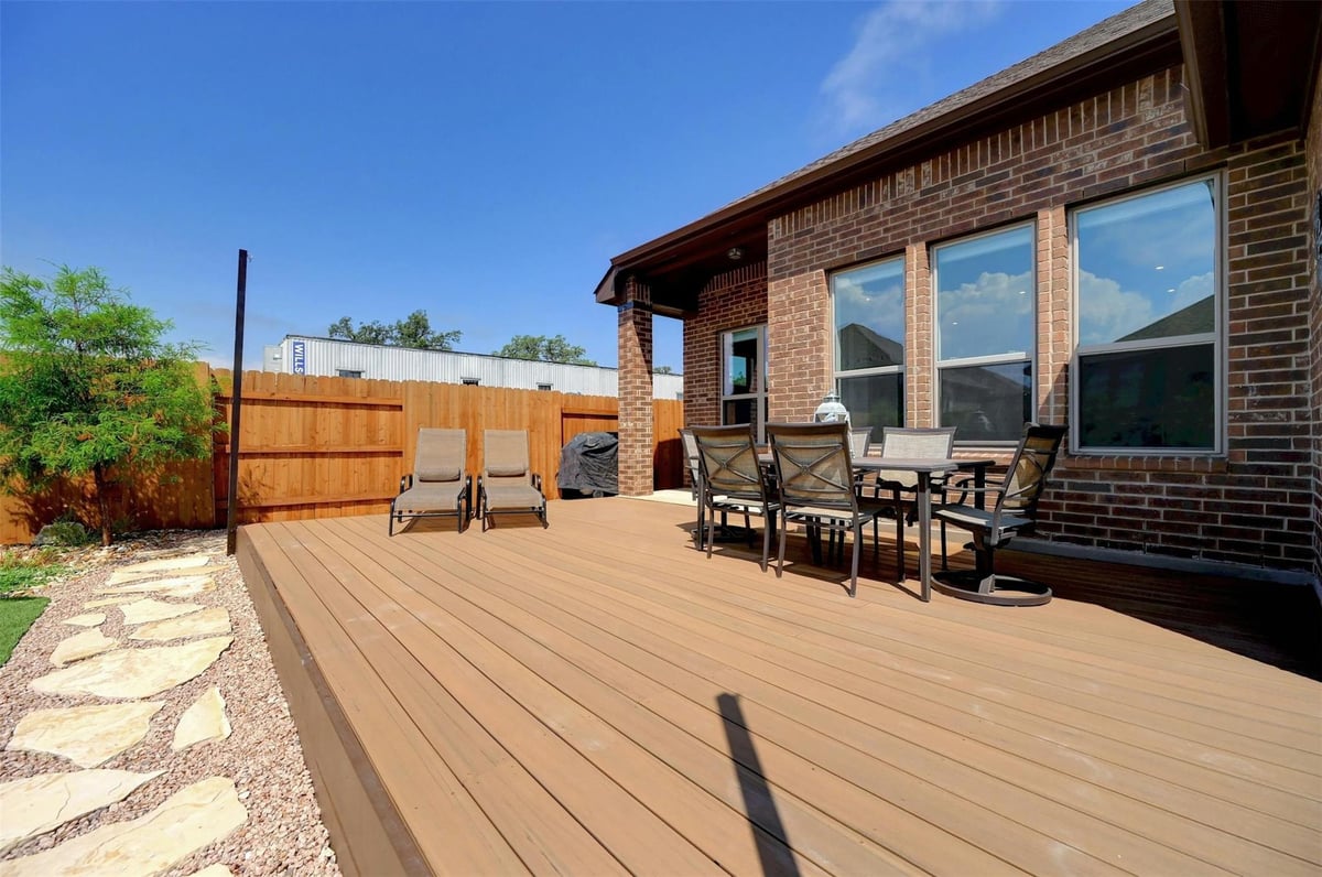 Living area at 308 Teakmill Trl - 4 bed 3 bath home
