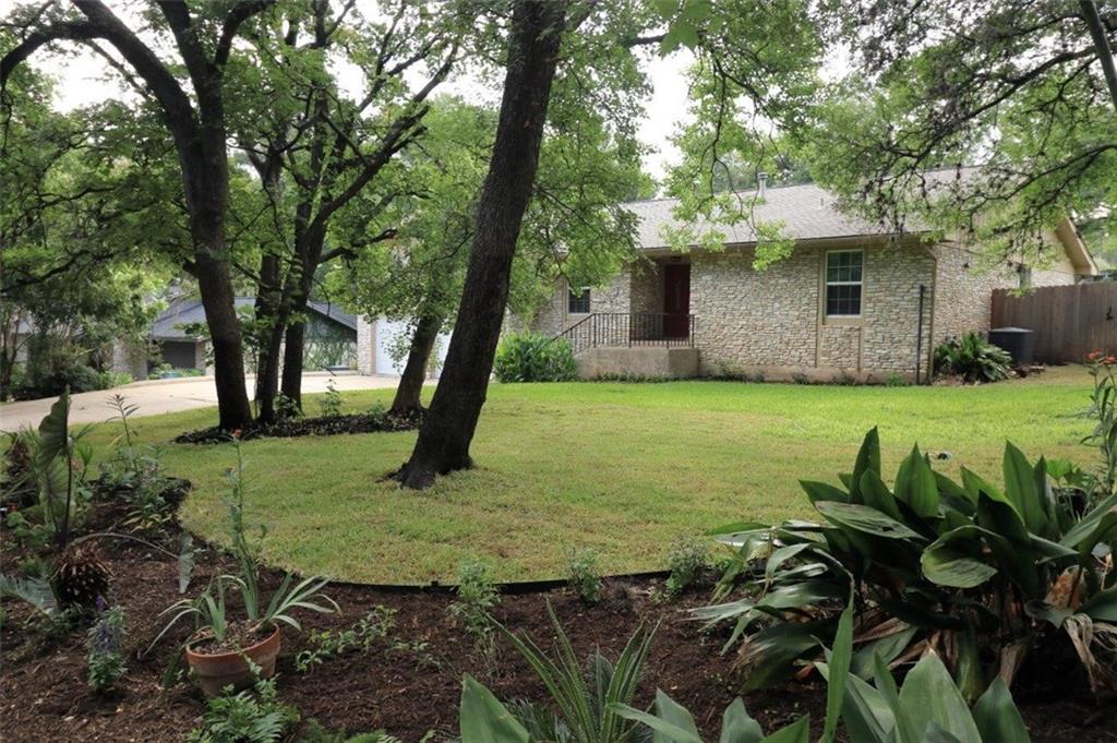 View 309 Bulian LN in Westwood Sec 07 309 Bulian LN - property photo 1 - Luxury home in Westwood Sec 07, Austin, TX