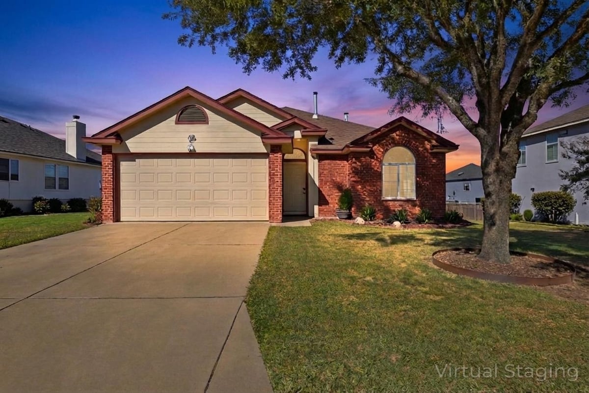 View 309 Dana Dr in Lakeside Estates Sec 3 309 Dana Dr - front exterior - Luxury home in Lakeside Estates Sec 3, Hutto, TX