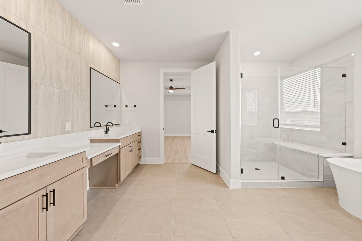 Bathroom at 309 East Luna Blue Ln - 3 bed 2 bath home