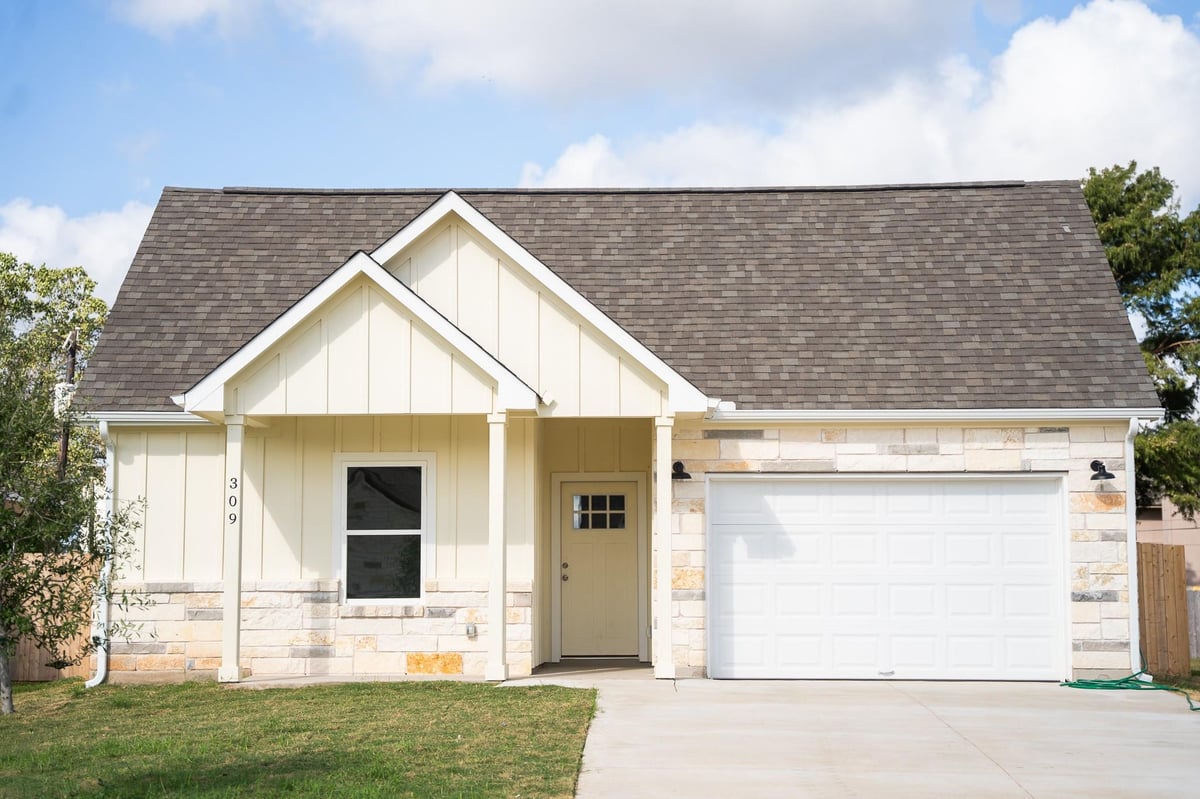 View 309 String Prairie Way in The Prairie 309 String Prairie Way - front exterior - Luxury home in The Prairie, Smithville, TX