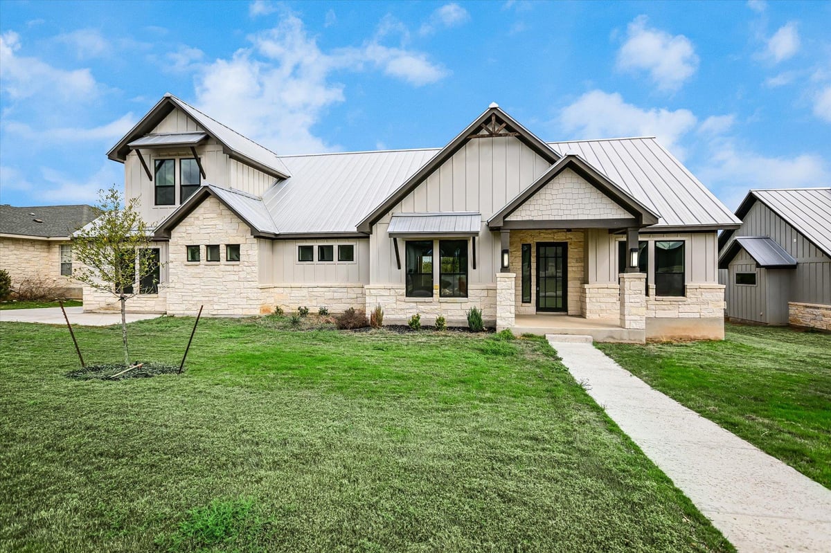 View 31 Peace Pipe in WIMBERLEY SPGS SEC 1 31 Peace Pipe - front exterior - Luxury home in WIMBERLEY SPGS SEC 1, Wimberley, TX