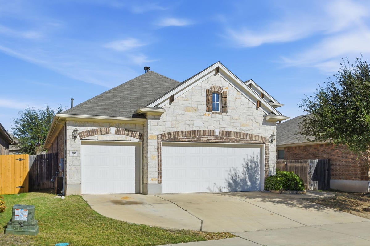 Living area at 310 Durata Dr - 4 bed 2 bath home