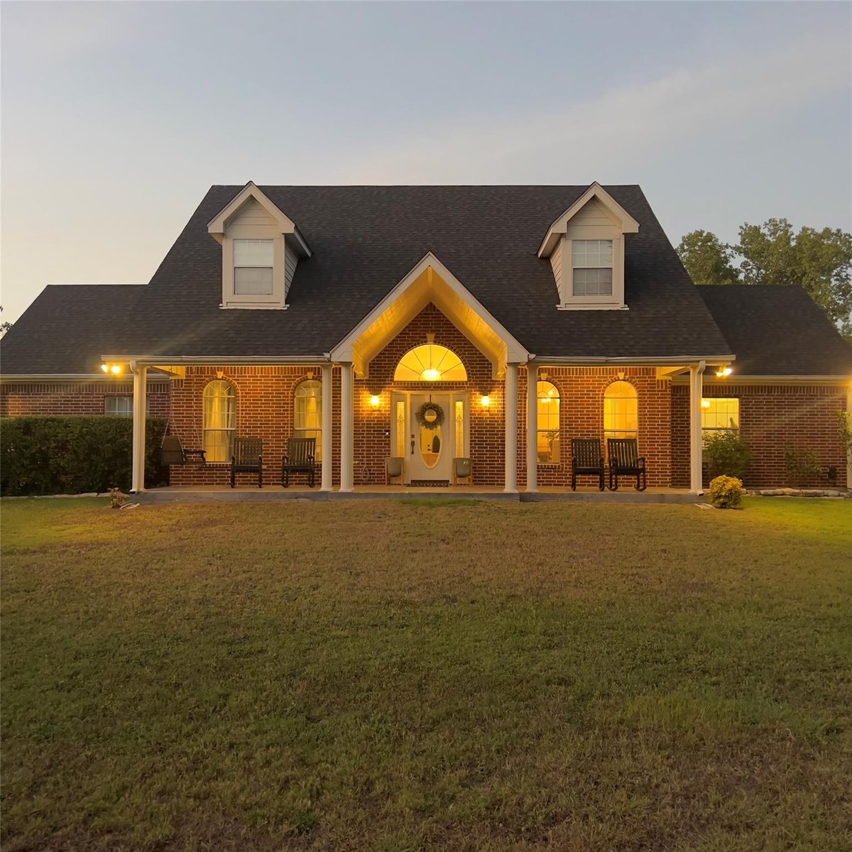 View 310 E 10th ST in Carter Glass 310 E 10th ST - property photo 1 - Luxury home in Carter Glass, Elgin, TX