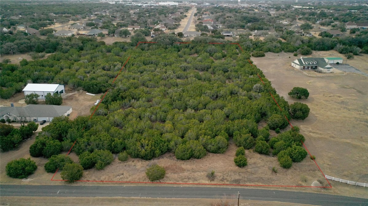 View 310 Sundance Trl in Sundance Ranch 310 Sundance Trl - front exterior - Luxury lot in Sundance Ranch, Liberty Hill, TX