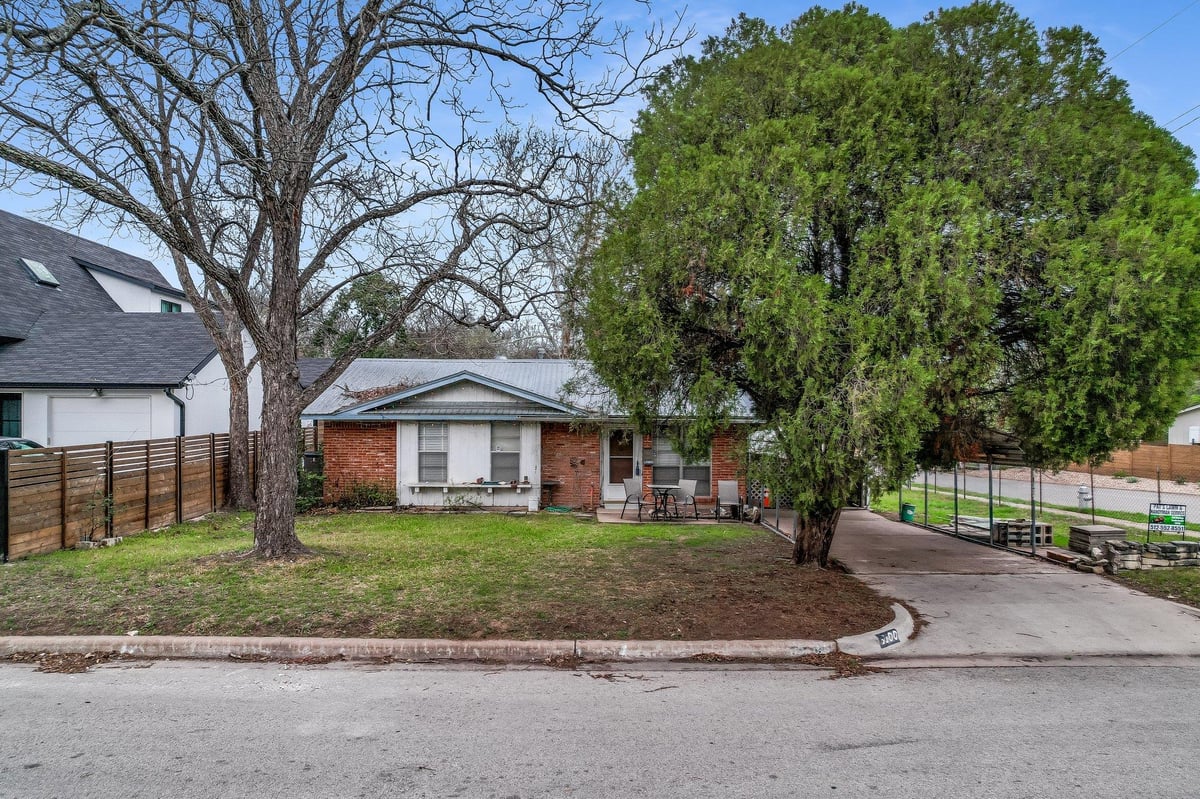 View 3100 Brinwood Ave in Brinwood Sec 01 3100 Brinwood Ave - front exterior - Luxury home in Brinwood Sec 01, Austin, TX