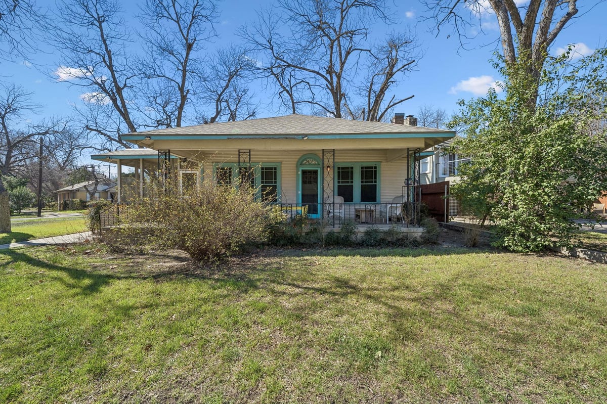 View 3101 Wheeler ST in Aldridge Place 3101 Wheeler ST - property photo 1 - Luxury home in Aldridge Place, Austin, TX