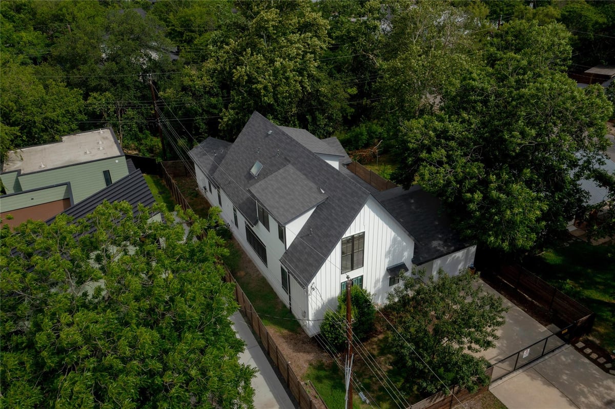 View 3102 Brinwood Ave in Brinwood Sec 01 3102 Brinwood Ave - front exterior - Luxury home in Brinwood Sec 01, Austin, TX