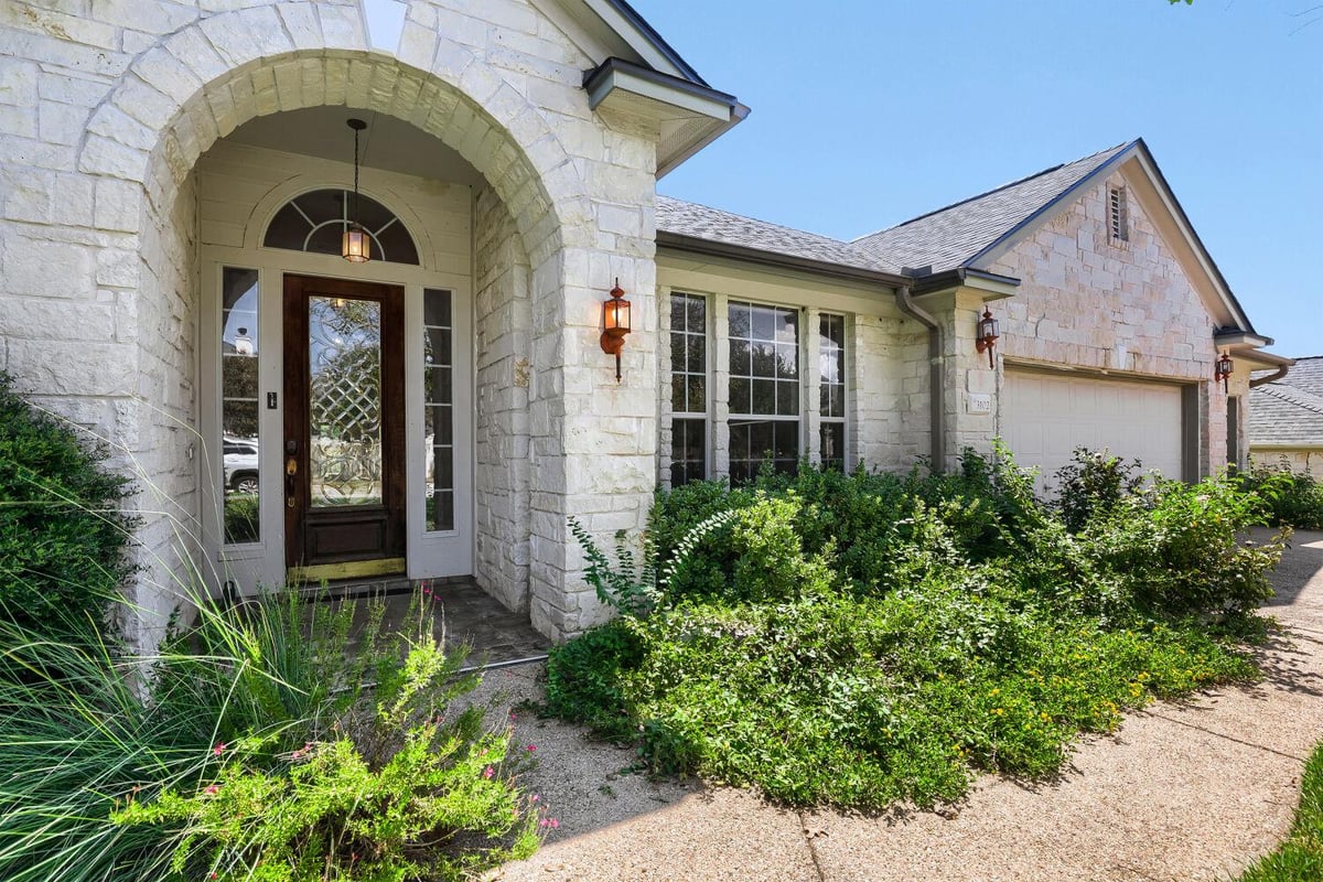 View 3102 Lombardi WAY in Bella Vista Sec 01 3102 Lombardi WAY - property photo 1 - Luxury home in Bella Vista Sec 01, Cedar Park, TX