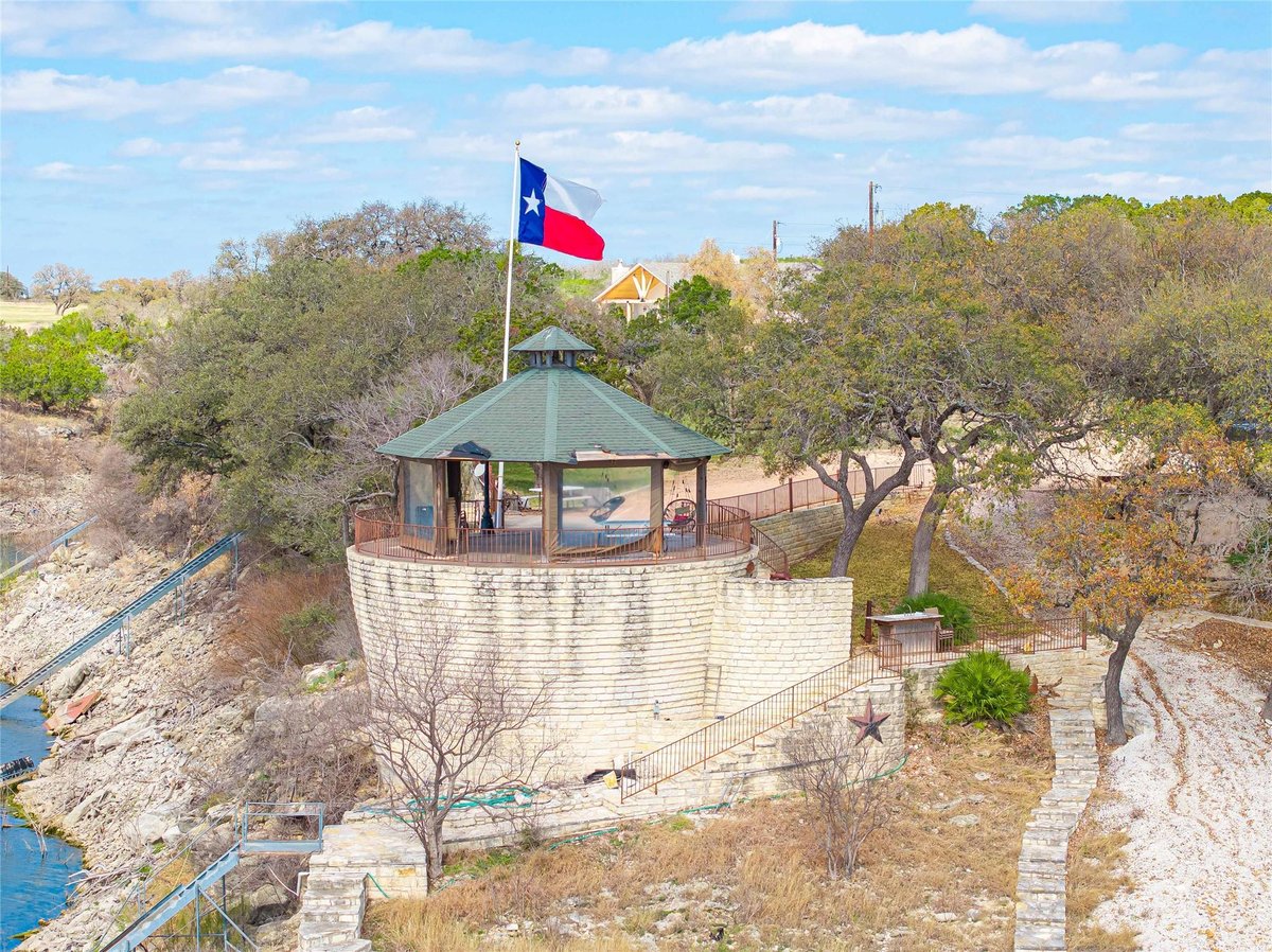 Primary bedroom at 3104 Brasada Ln - Chimney Oaks At Lake Travis SE, Marble Falls, TX
