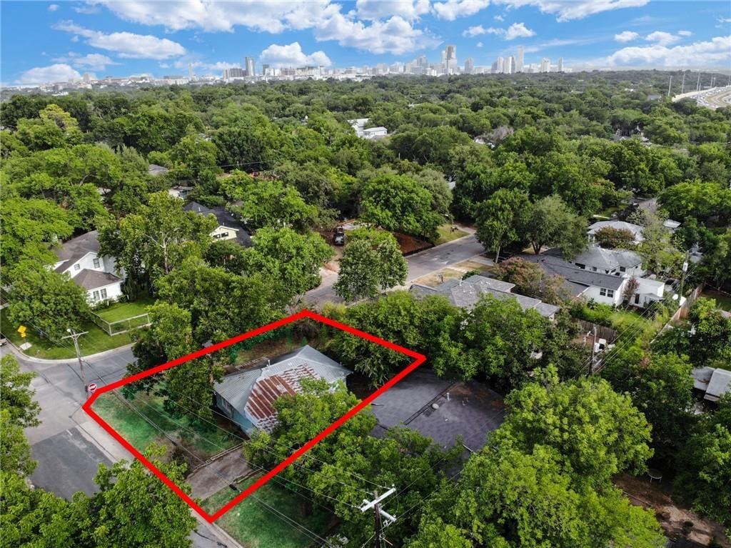 View 3104 Oakmont BLVD in Brykerwoods G 3104 Oakmont BLVD - property photo 1 - Luxury lot in Brykerwoods G, Austin, TX