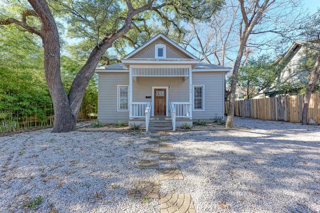 View 3106 King ST in Smyth Add 3106 King ST - property photo 1 - Luxury home in Smyth Add, Austin, TX