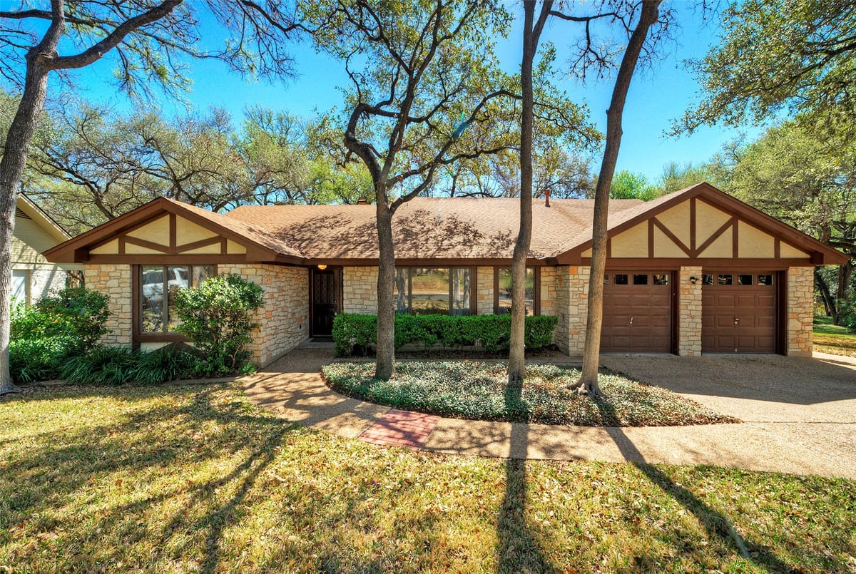 View 3109 Eanes Cir in Beecave Woods Sec 02 3109 Eanes Cir - front exterior - Luxury home in Beecave Woods Sec 02, Austin, TX