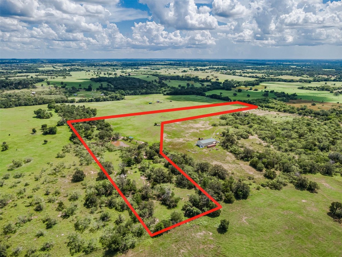 View 3109 Tenney Creek RD in A J Henderson 3109 Tenney Creek RD - front exterior - Luxury home in A J Henderson, Luling, TX