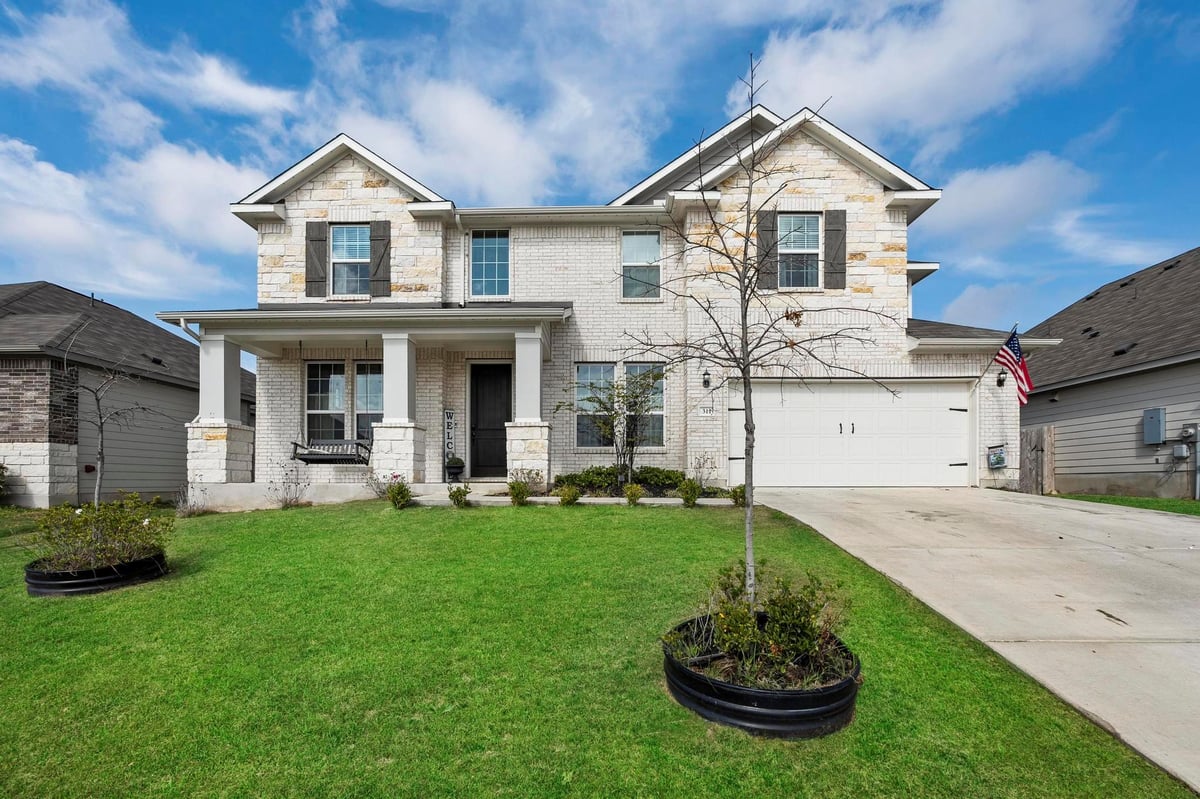 View 311 Bear Oak St in Highlands North 311 Bear Oak St - front exterior - Luxury home in Highlands North, Hutto, TX