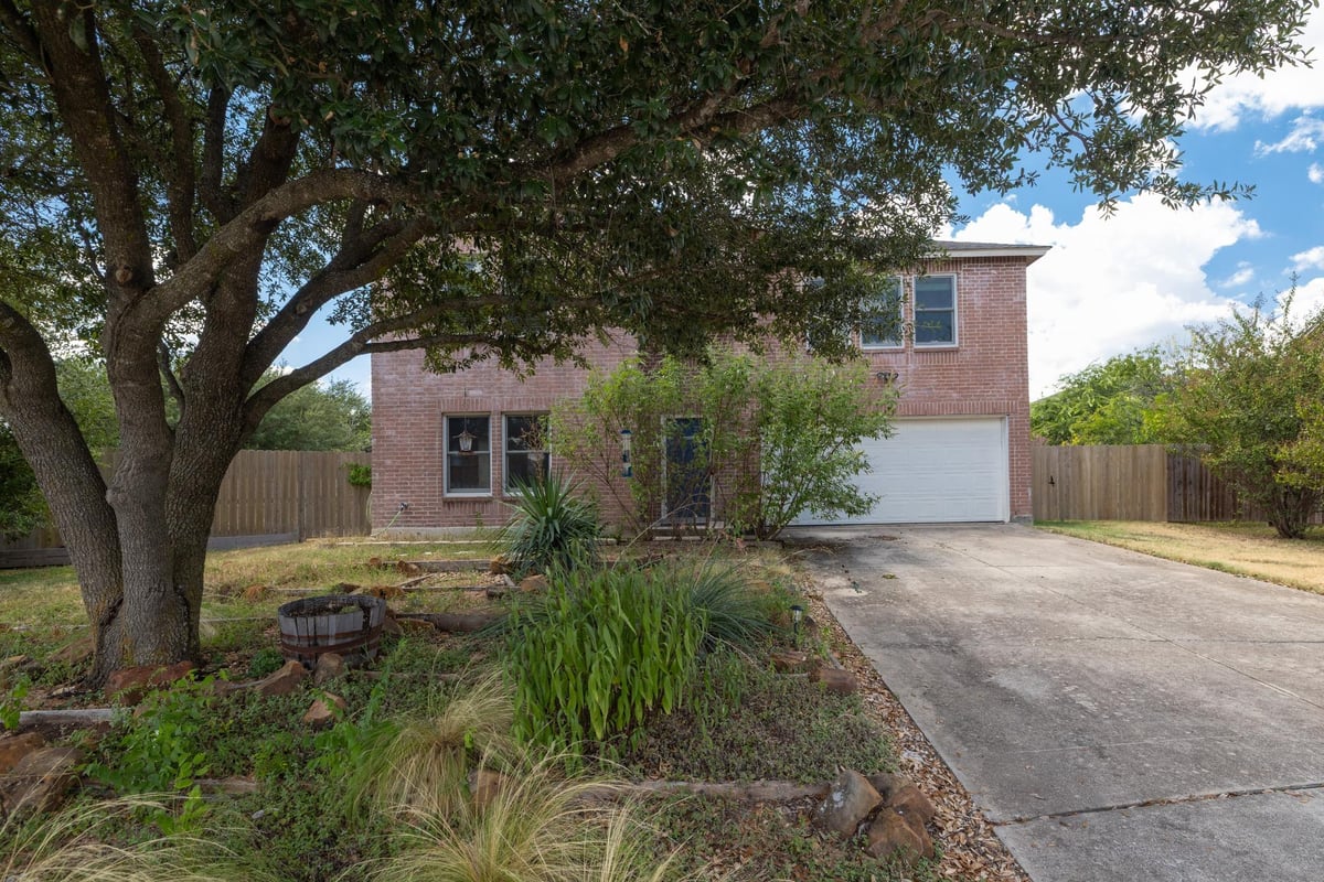 View 311 Crossland CV in Westwood Sec 02 311 Crossland CV - property photo 1 - Luxury home in Westwood Sec 02, Leander, TX
