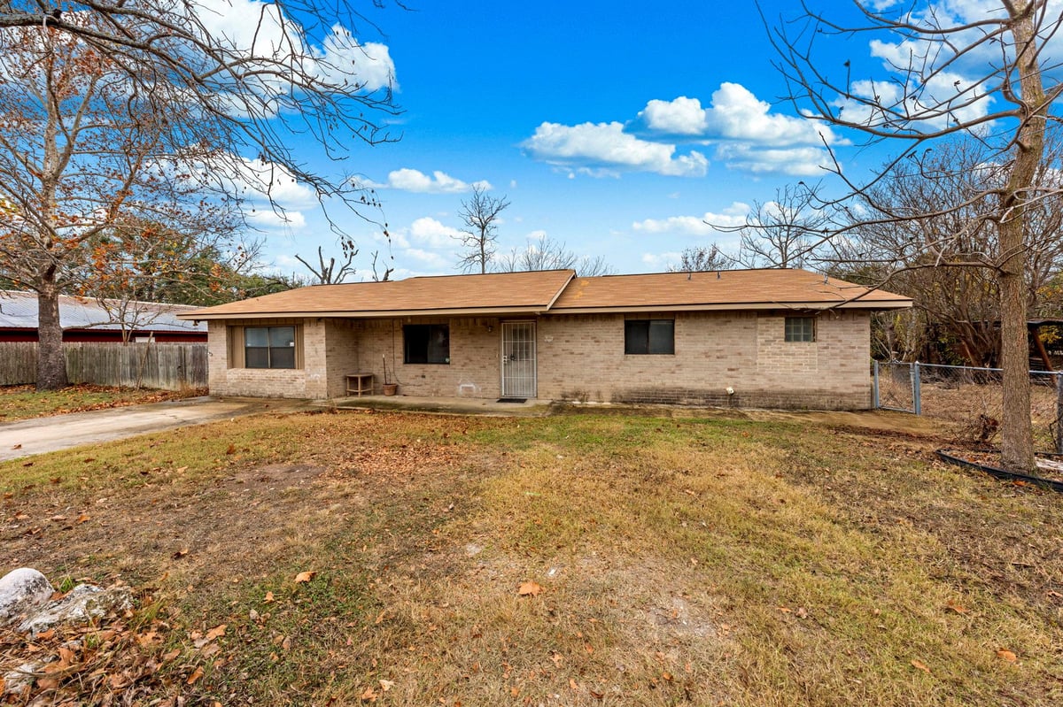 Primary bedroom at 311 Leslie Dr - Farmers Home Add, Kerrville, TX