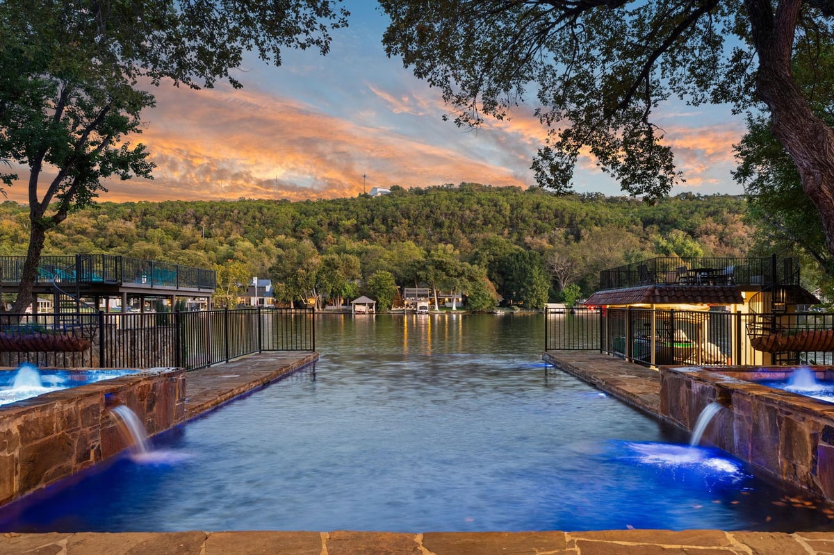 3111 Ski Shores Ter - front exterior - Luxury home in Manana Terrace Lts, Austin, TX