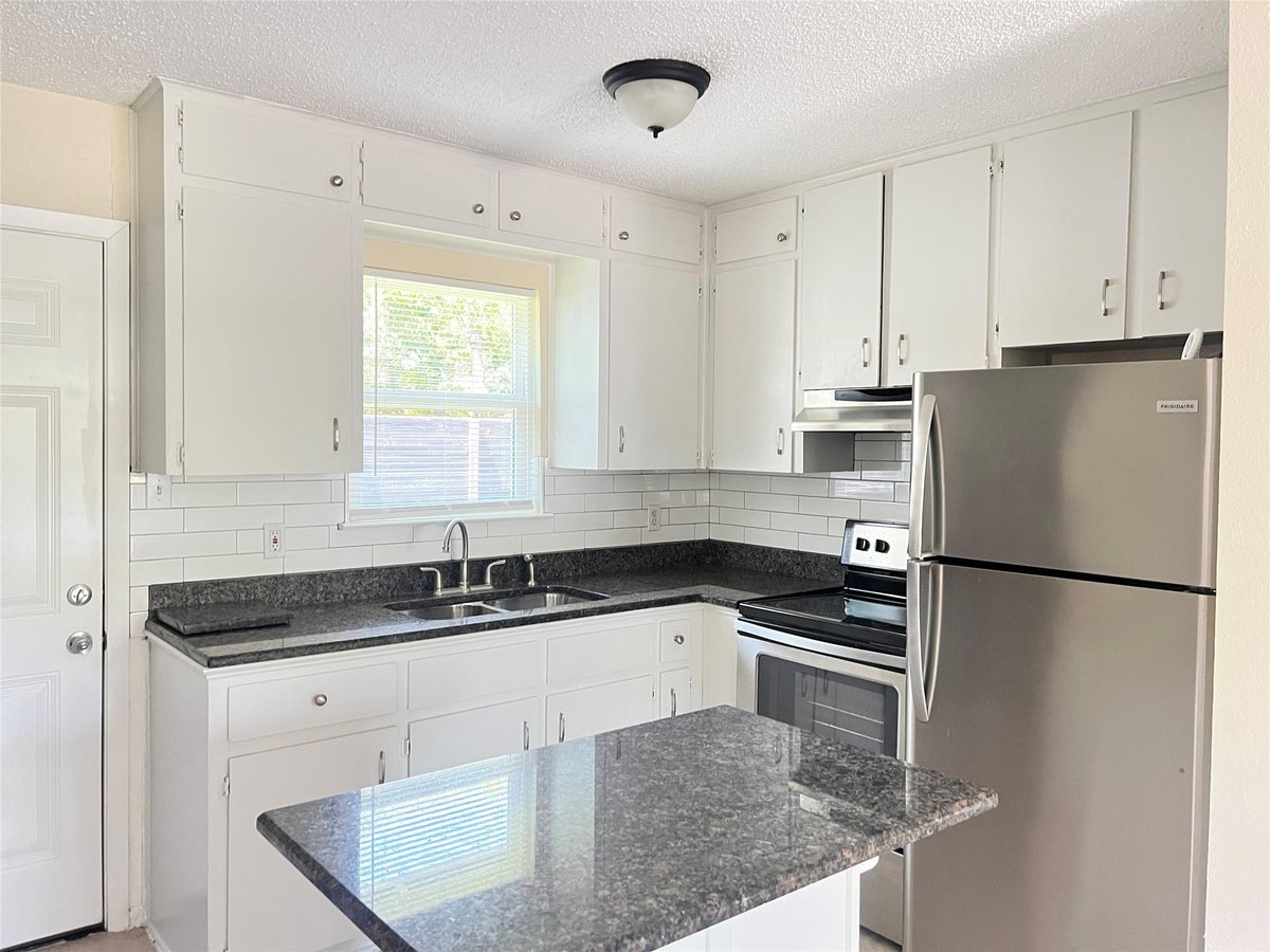 View 3112 Govalle Ave Unit #B in Flanagans Add 3112 Govalle Ave Unit #B - property photo 1 - Luxury home in Flanagans Add, Austin, TX