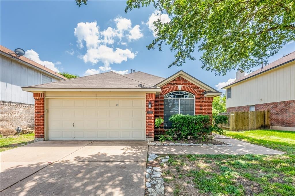View 3113 Sauls Dr in Willow Run Sec 04 3113 Sauls Dr - front exterior - Luxury home in Willow Run Sec 04, Austin, TX