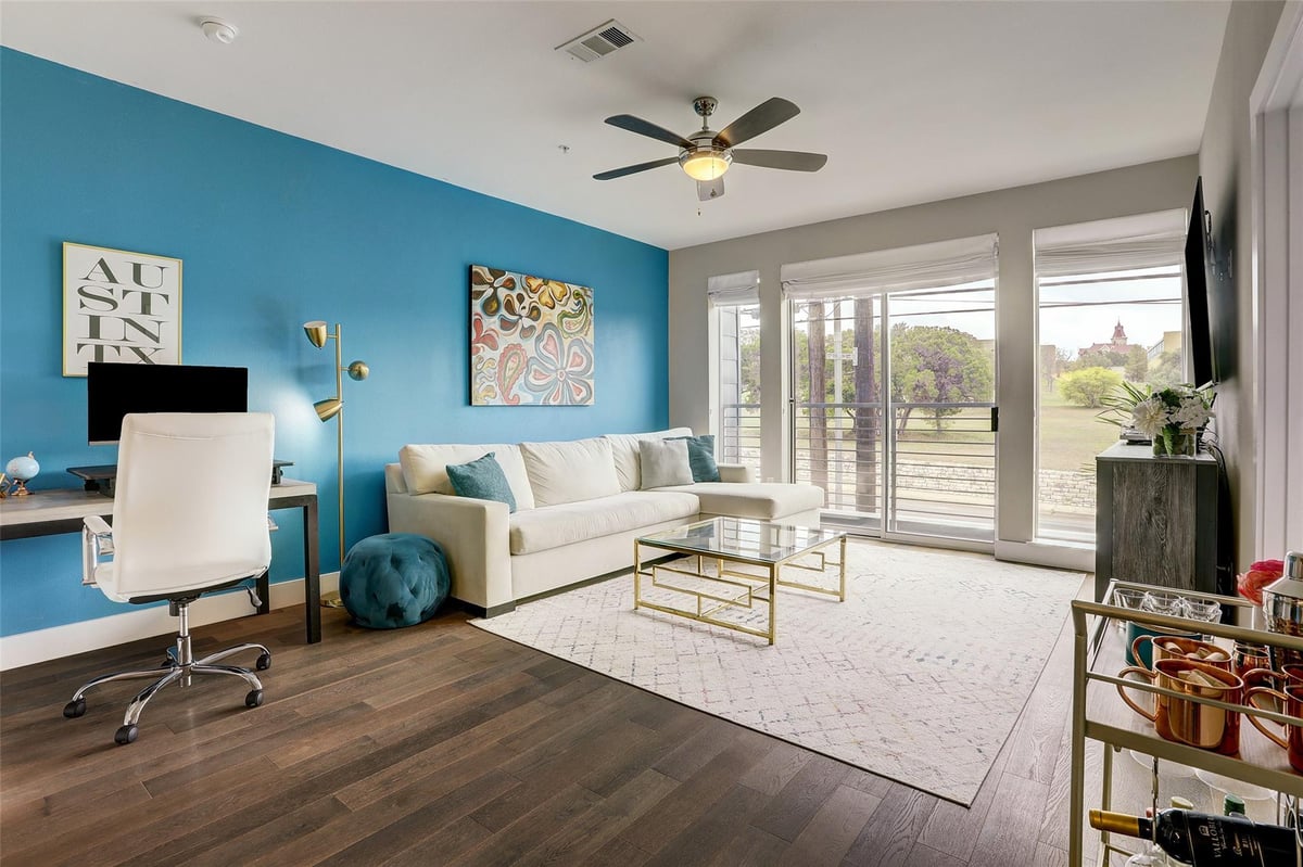 View 3114 S Congress Ave Unit #210 in Dawson 3114 S Congress Ave Unit #210 - front exterior - Luxury home in Dawson, Austin, TX