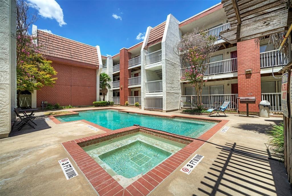 View 3115 Helms ST Unit #210 in SUNCHASE CONDOMINIUMS AMENDE 3115 Helms ST Unit #210 - front exterior - Luxury home in SUNCHASE CONDOMINIUMS AMENDE, Austin, TX