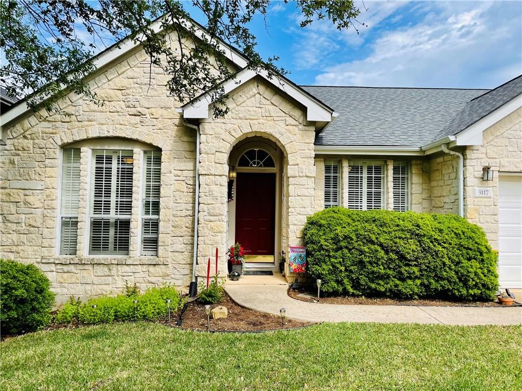 View 3117 Lomita DR in Lake Pointe Ph 01b 3117 Lomita DR - front exterior - Luxury home in Lake Pointe Ph 01b, Austin, TX