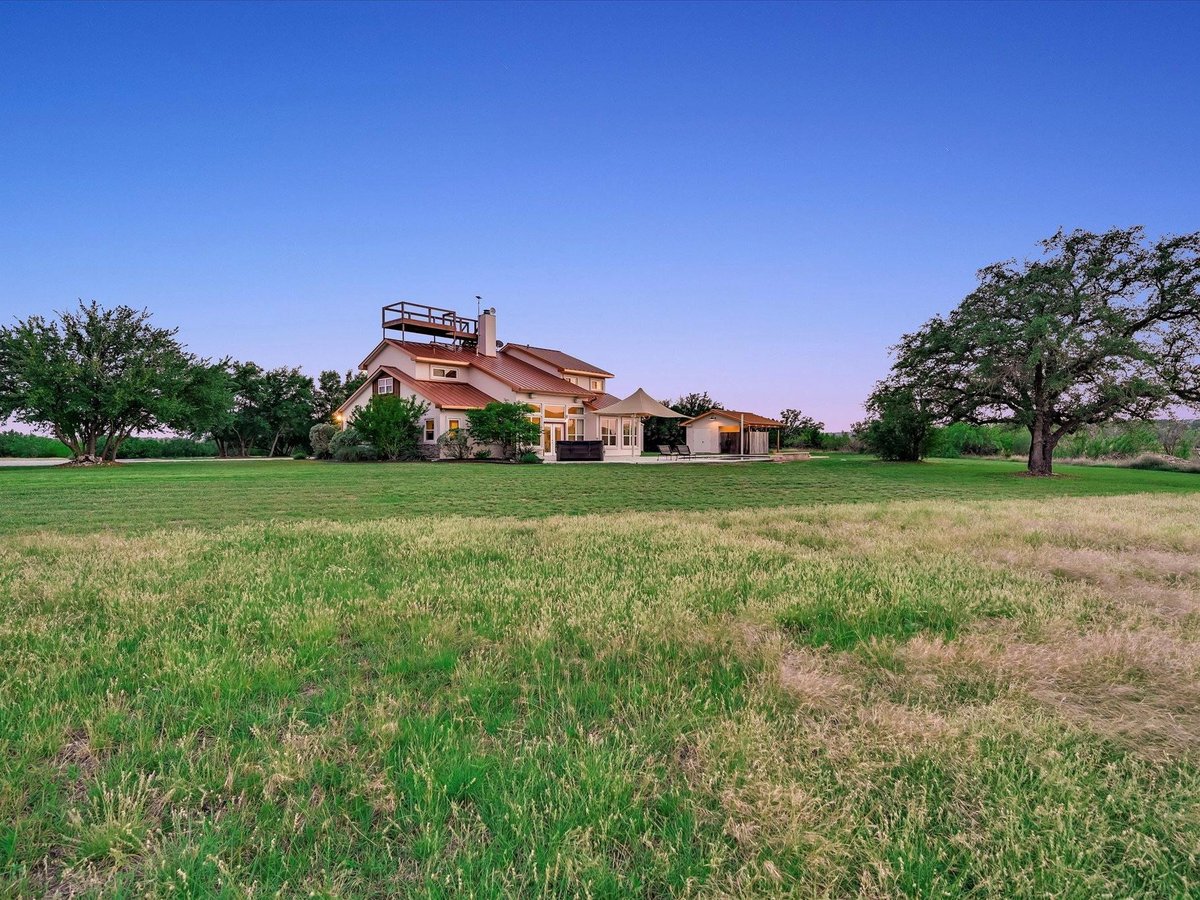 View 312 Paleface Point Dr in Deer Haven 312 Paleface Point Dr - front exterior - Luxury home in Deer Haven, Spicewood, TX