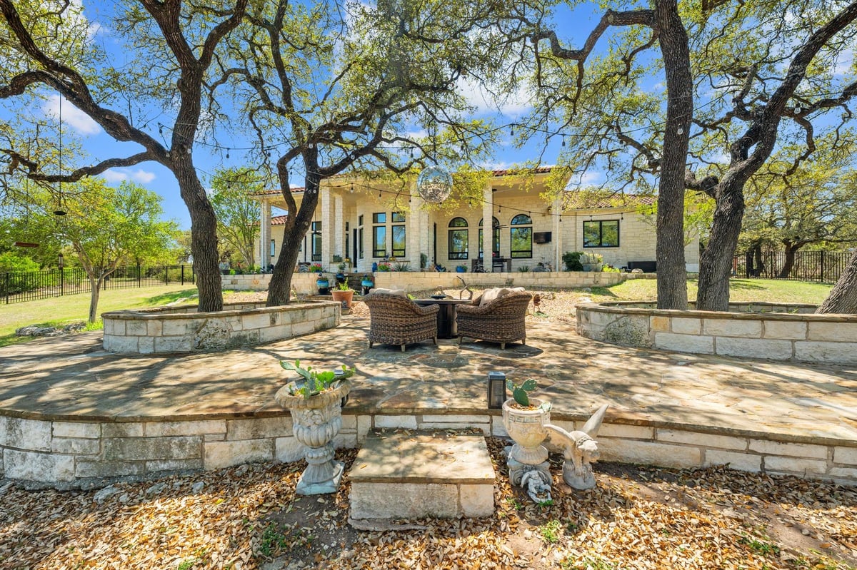 3127 La Ventana Pkwy - front exterior - Luxury home in LA VENTANA, Driftwood, TX