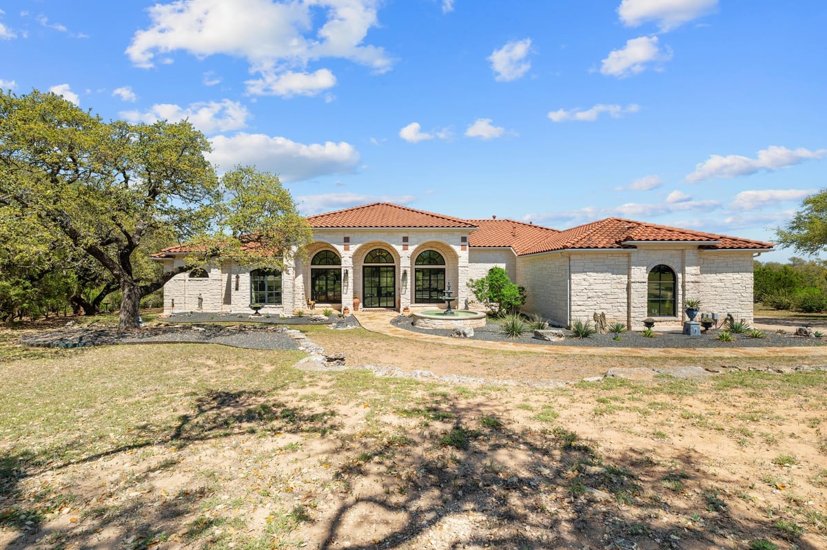 Living area at 3127 La Ventana Pkwy - 4 bed 3 bath home