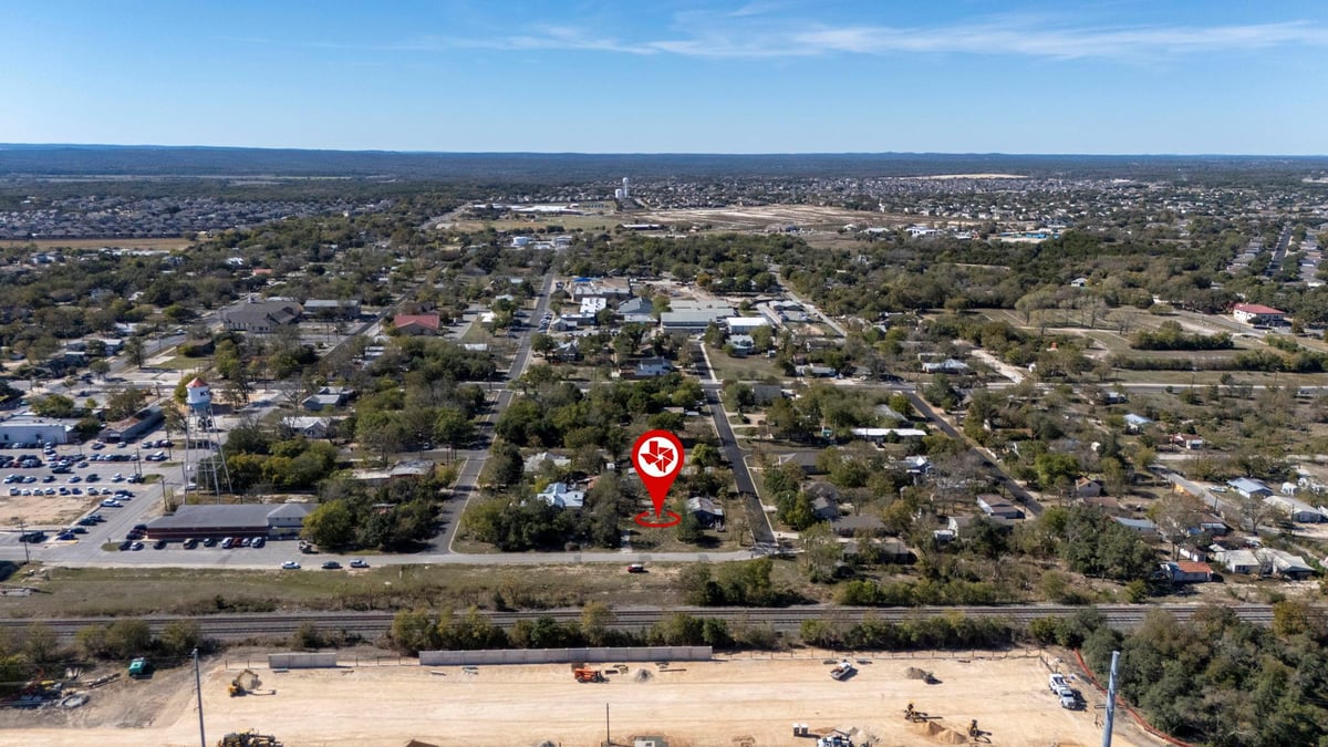 View 313 N Front St in Original Town Of Kyle 313 N Front St - front exterior - Luxury lot in Original Town Of Kyle, Kyle, TX