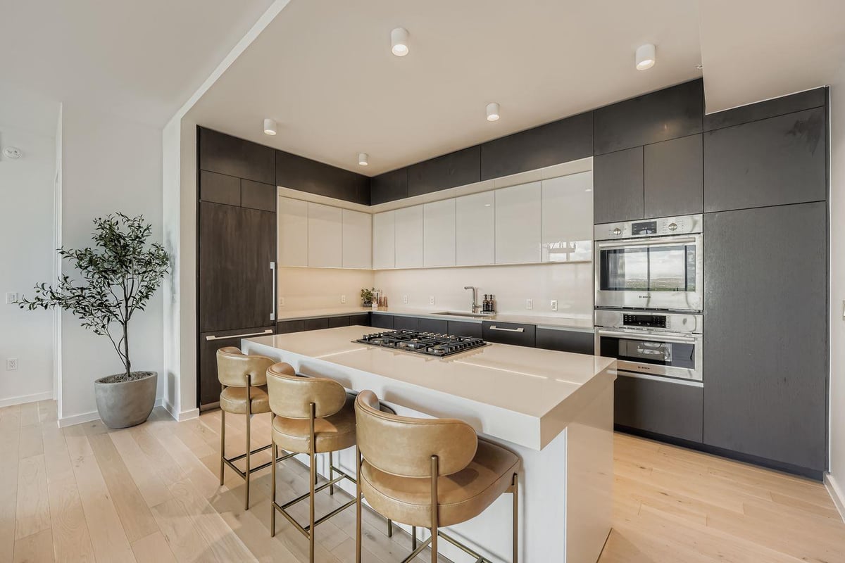 Living area at 313 W 17th St Unit #1404 - 2 bed 2 bath home